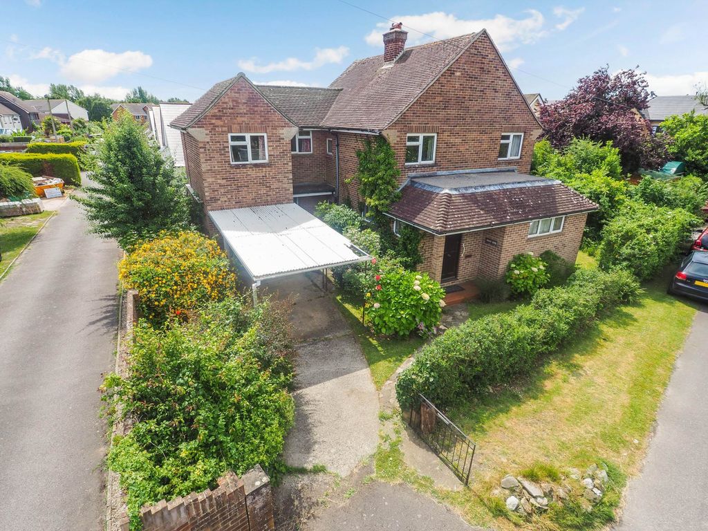 4 bed detached house for sale in Queens Avenue, Chichester, West Sussex