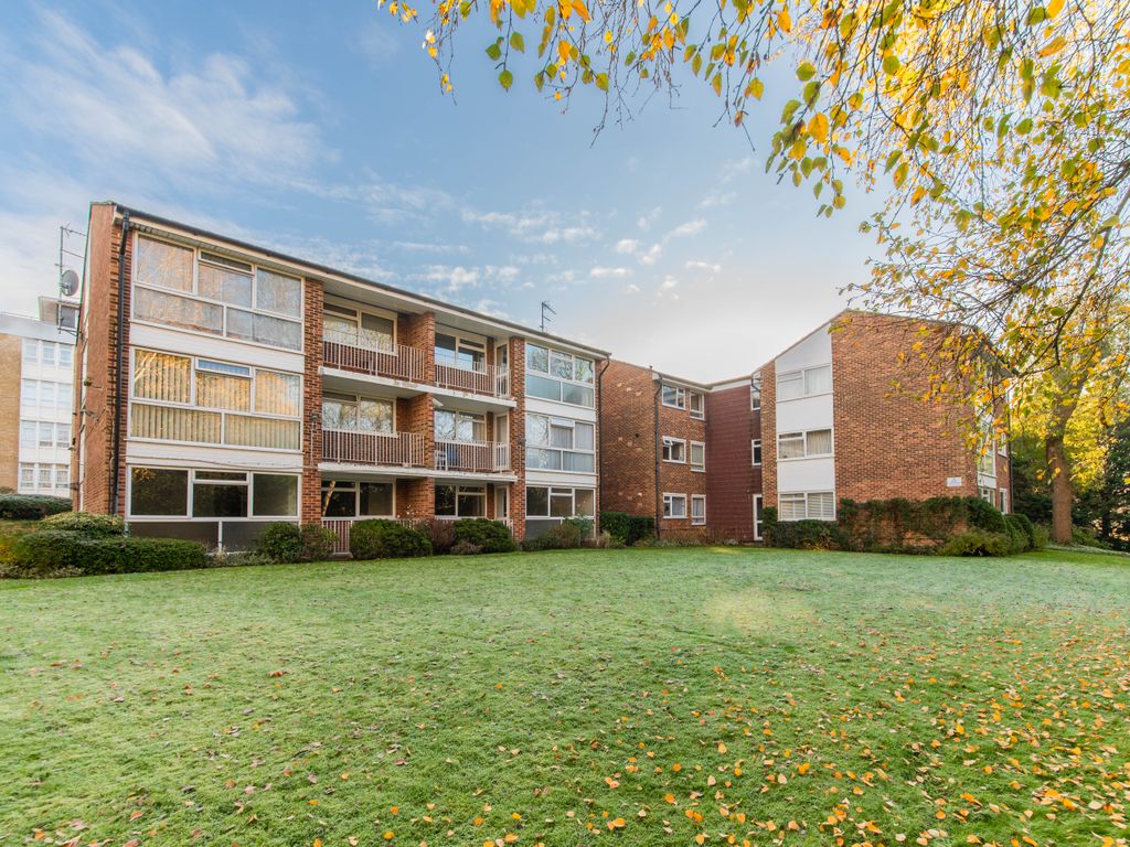 2 bed flat to rent in Aran Drive, Stanmore HA7, £2,300 pcm Zoopla