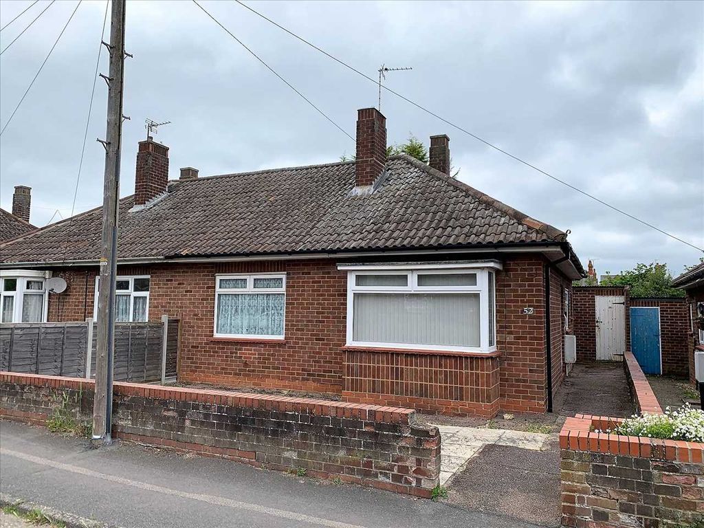 2 bed bungalow for sale in Furze Way, Wolverton, Milton Keynes MK12