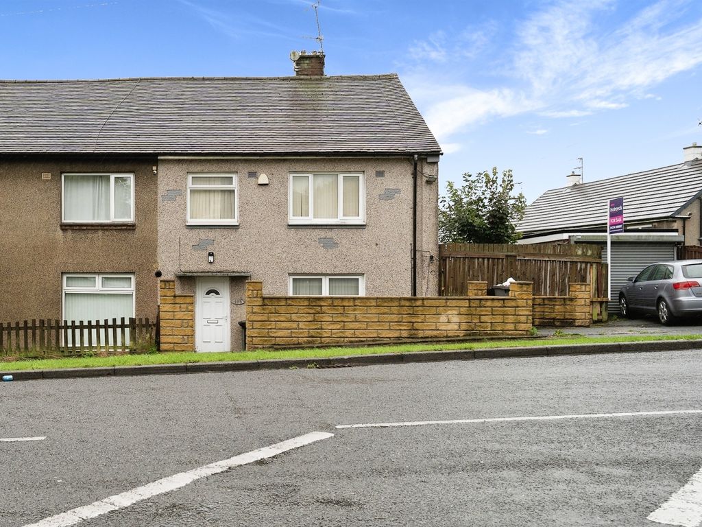 3 bed semidetached house for sale in Bradford Road, Clayton, Bradford