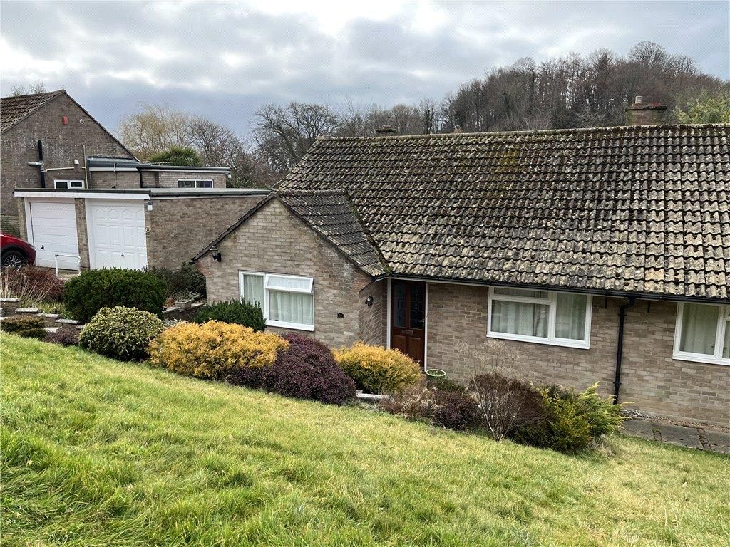 3 bed semidetached bungalow to rent in Claremont Road, Bridport DT6