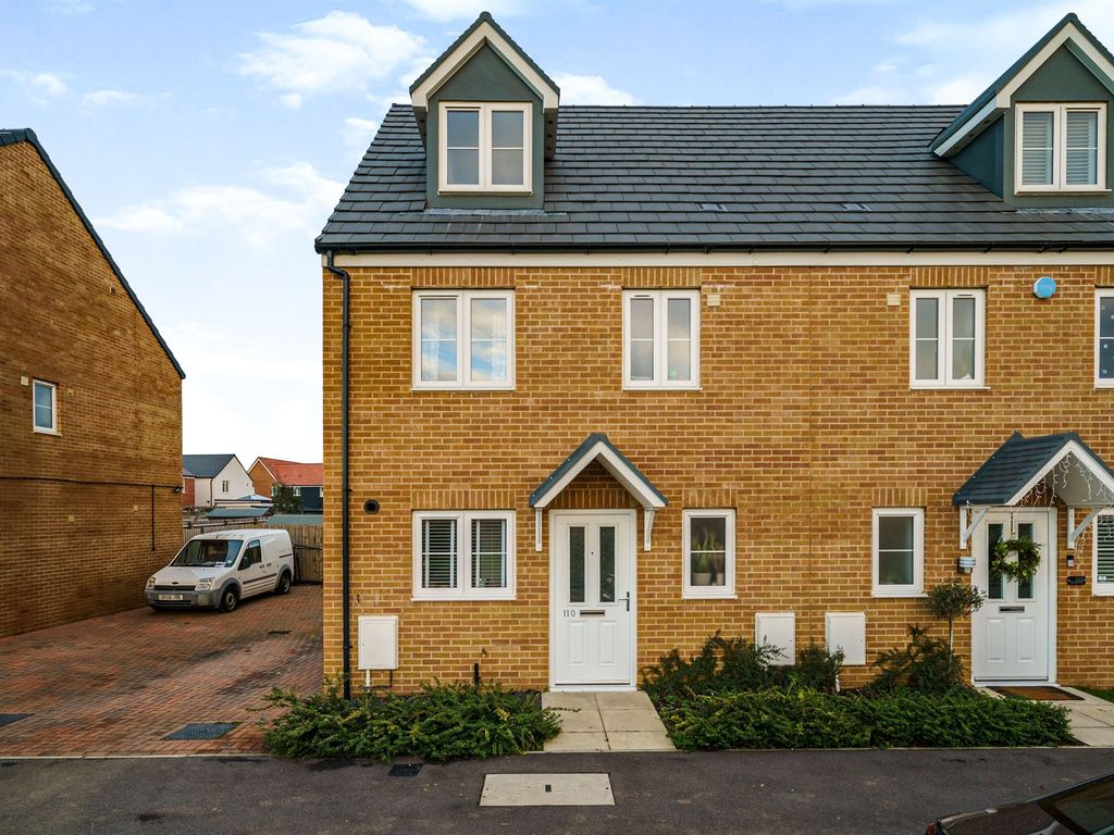 4 bed semidetached house for sale in Old Oak Way, Harlow CM17 Zoopla