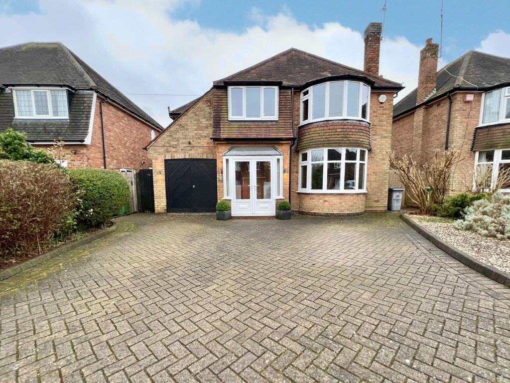 4 bed detached house for sale in Wroxall Road, Solihull B91, £700,000
