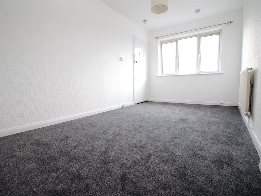 1 bed flat to rent in York Road, Southend On Sea SS1, £700 pcm Zoopla