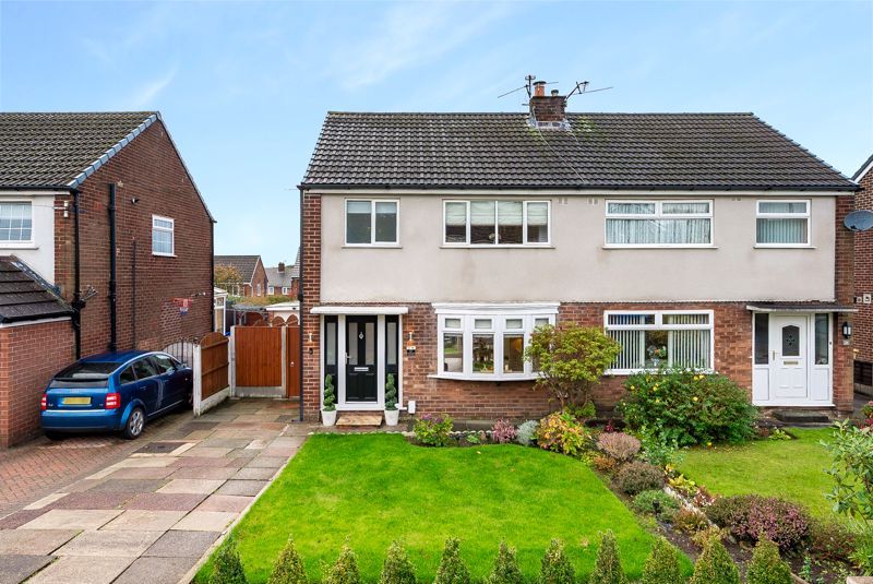 3 bed semidetached house for sale in Hulme Road, Harwood BL2, £250,000