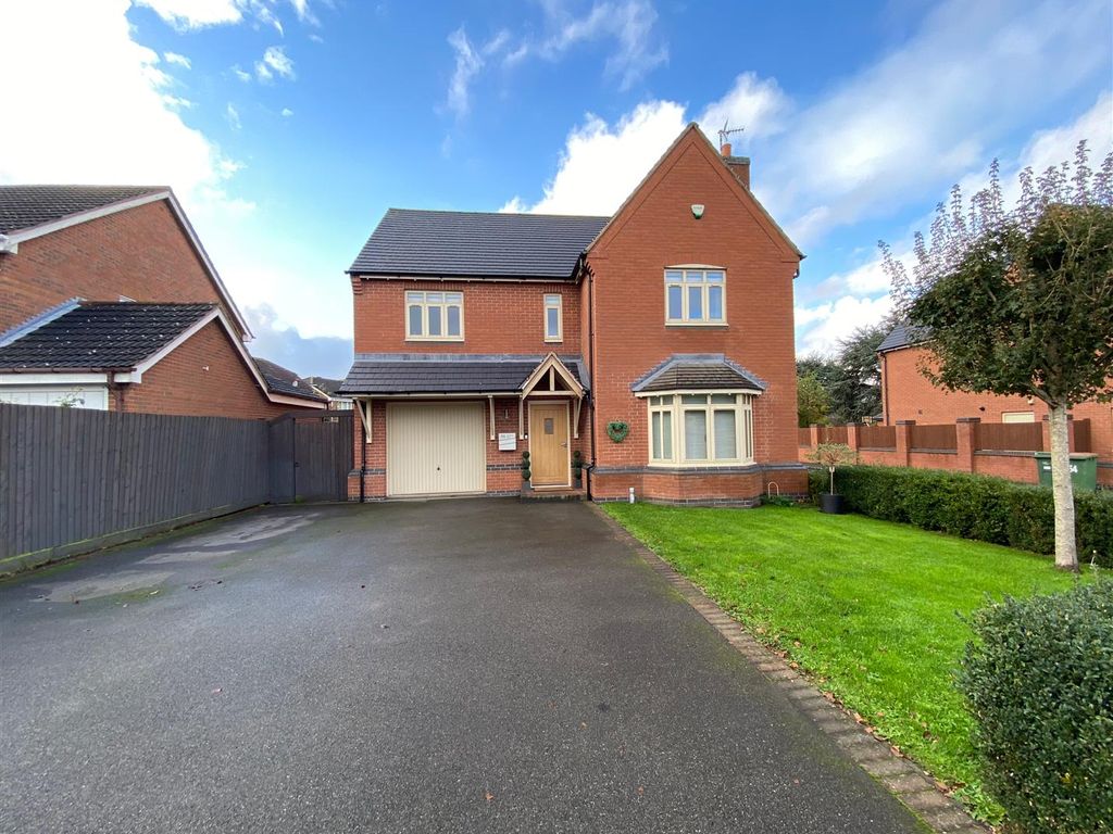 4 bed detached house for sale in Springwell Lane, Whetstone, Leicester