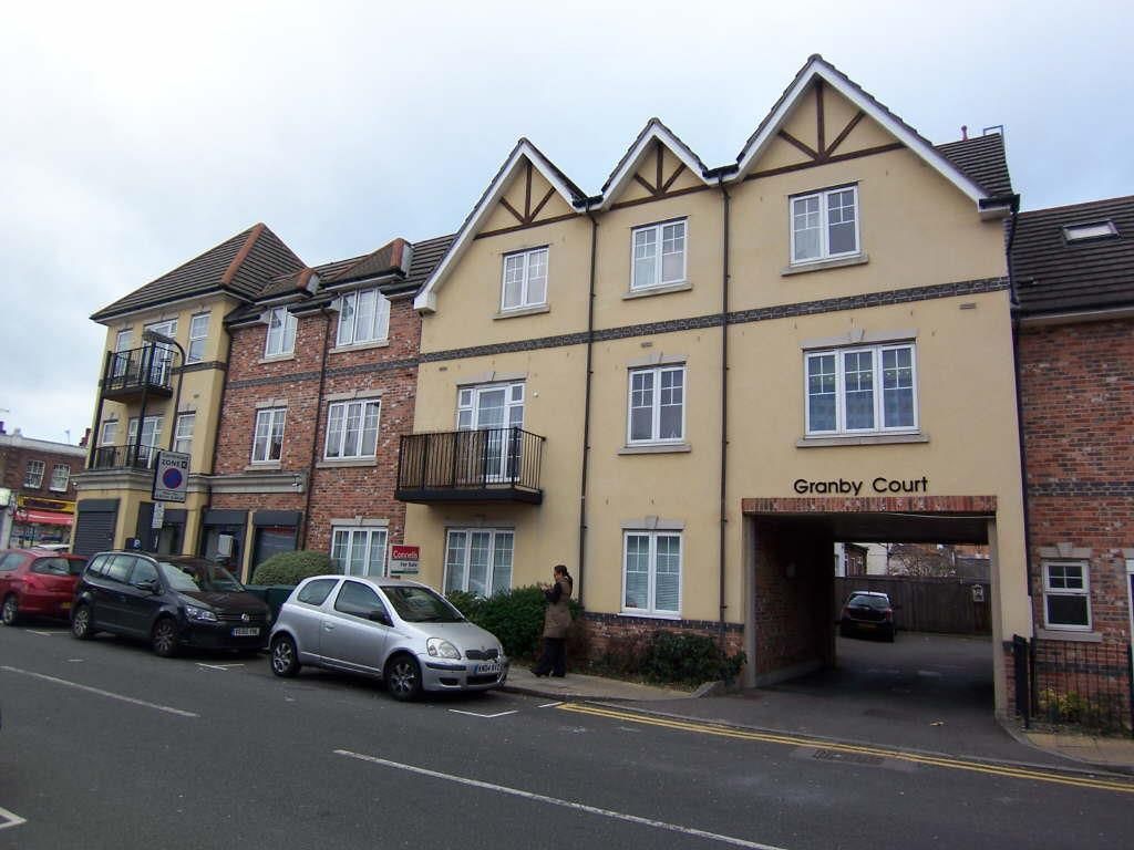 2 bed flat for sale in Rosslyn Crescent, HarrowOnTheHill, Harrow HA1