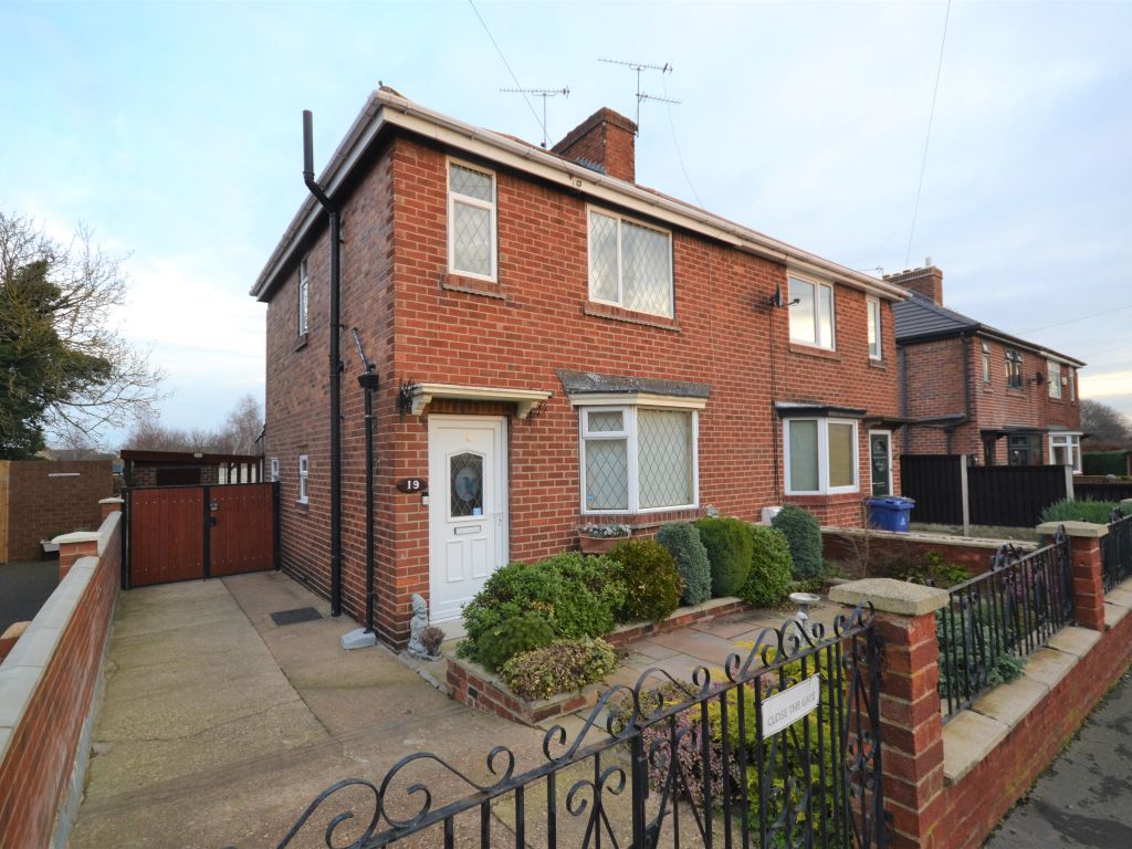 3 bed semidetached house for sale in King Edward Road, Tickhill