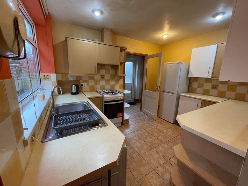 4 bed terraced house to rent in Cromwell Road, Grimsby DN31 Zoopla