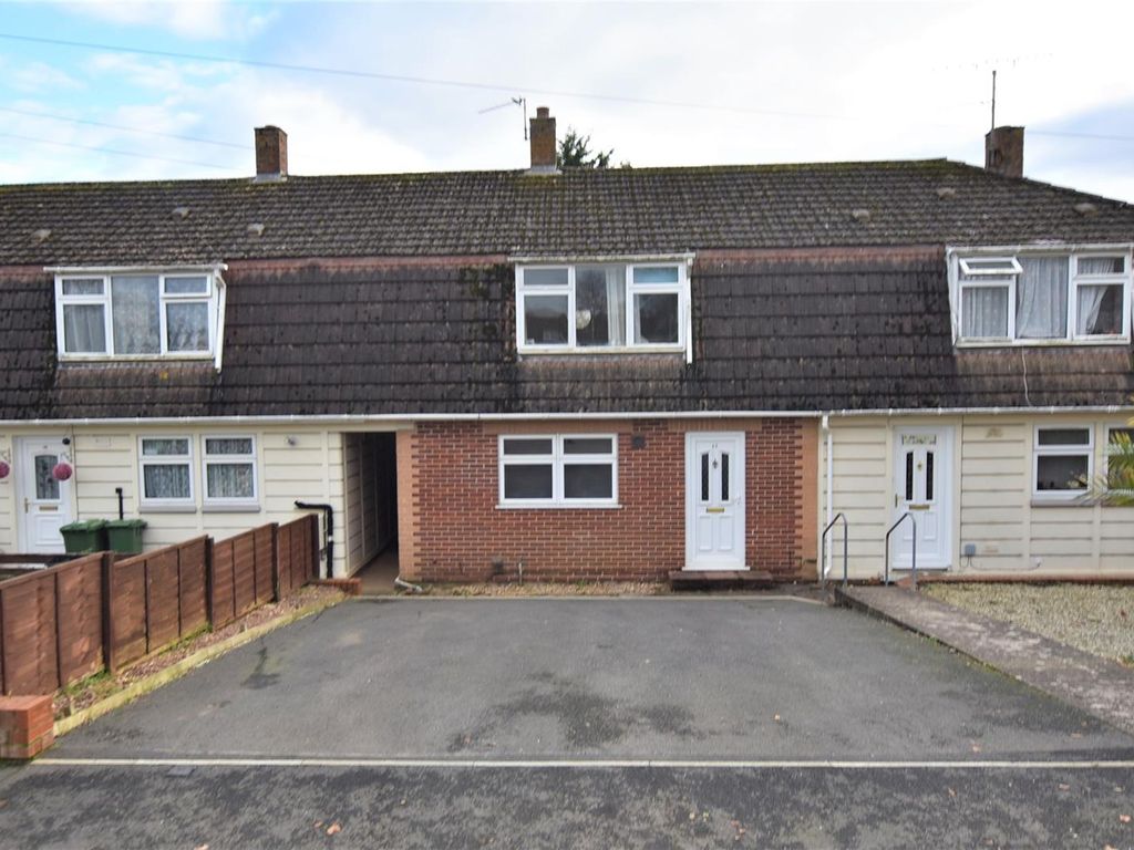 3 bed terraced house for sale in Fouracre Close, Beacon Heath, Exeter