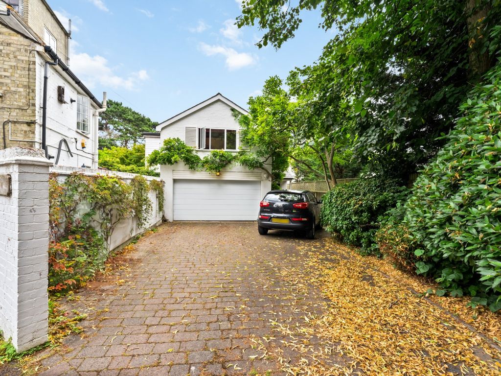 4 bed detached house for sale in Kingston Hill, Kingston Upon Thames KT2, £1,395,000 Zoopla