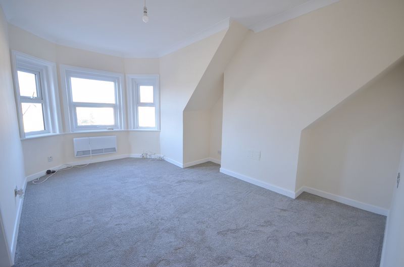 2 bed flat for sale in Holdenhurst Road, Bournemouth BH8 Zoopla