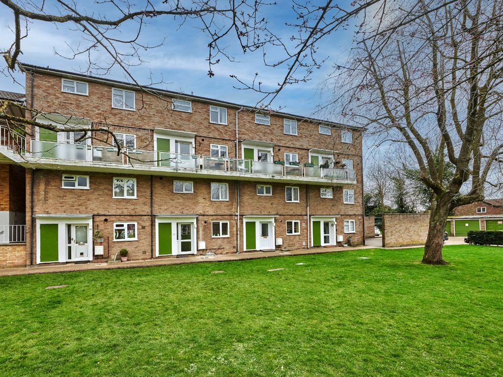 2 bed for sale in The Ridgeway, St. Albans, Hertfordshire AL4 Zoopla