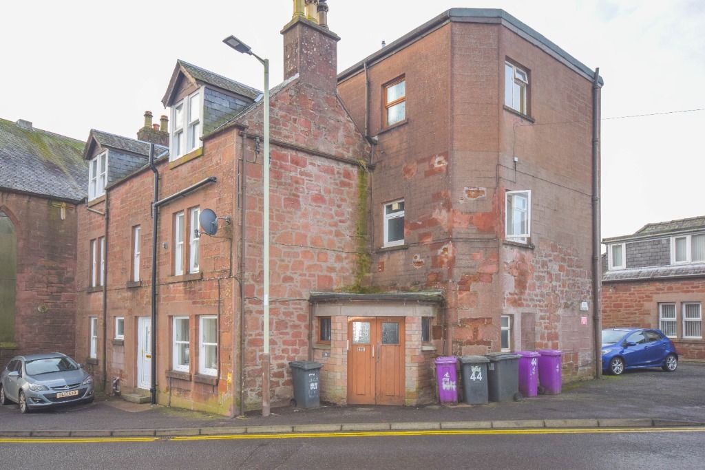 2 bed flat to rent in Glengate, Kirriemuir, Angus DD8, £400 pcm Zoopla