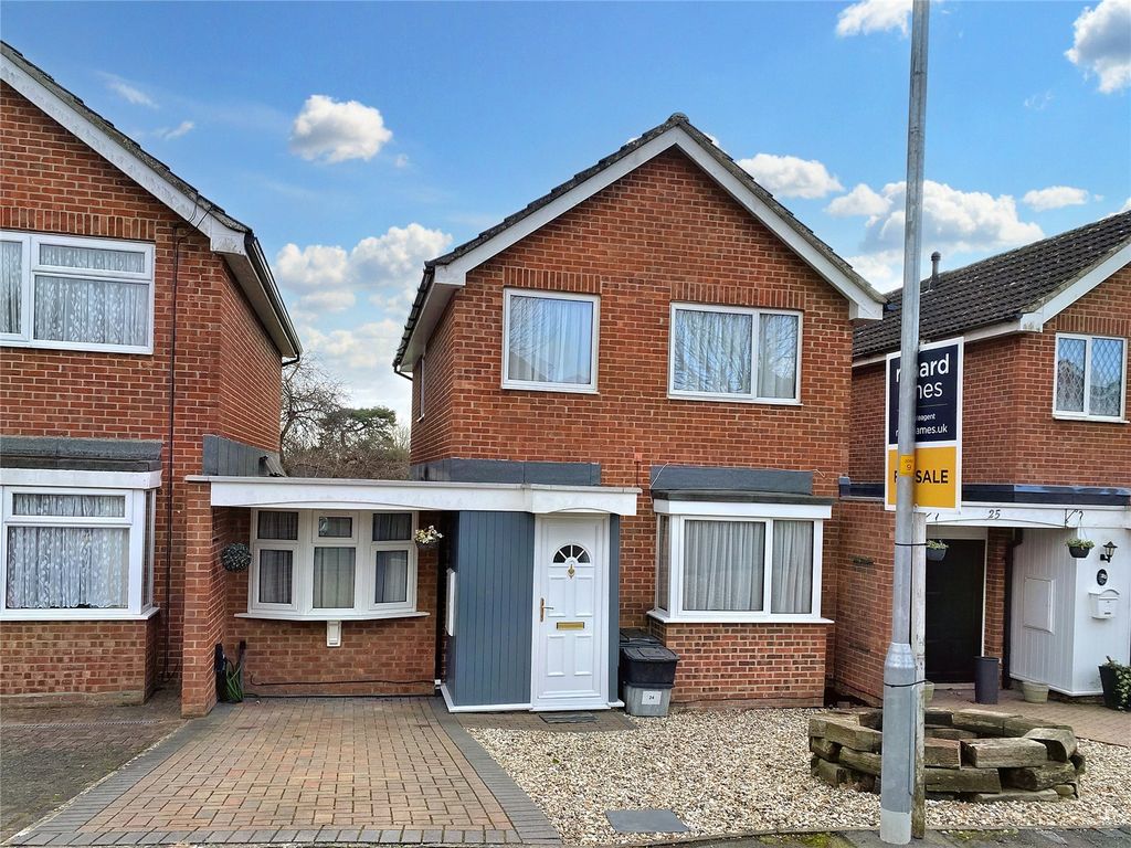 4 bed linkdetached house for sale in Beverley, Toothill, Swindon