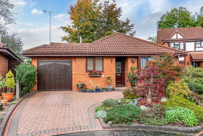 3 bed detached bungalow for sale in Marylebone Close, Amblecote