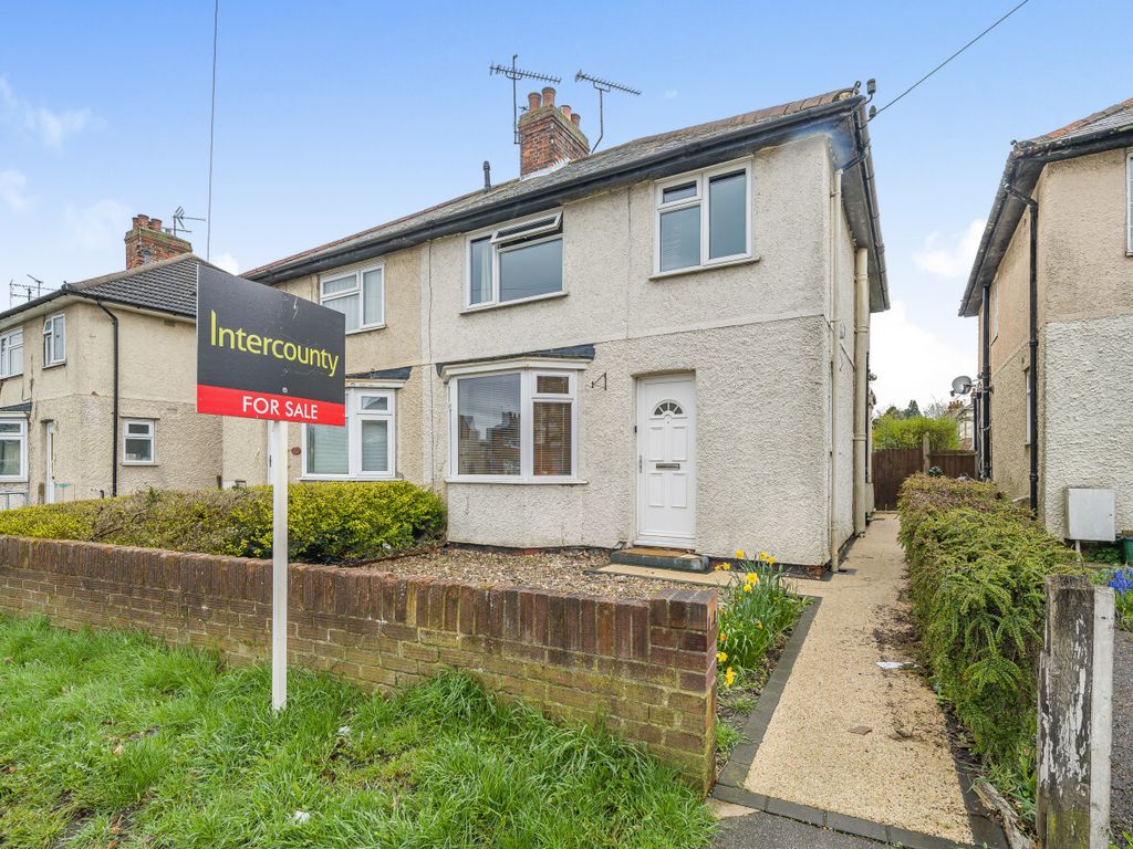 3 bed semidetached house for sale in Dunmow Road, Stortford
