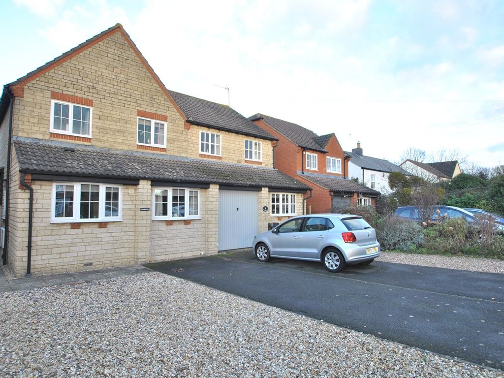 3 bed semidetached house for sale in Stoke Road, Cleeve