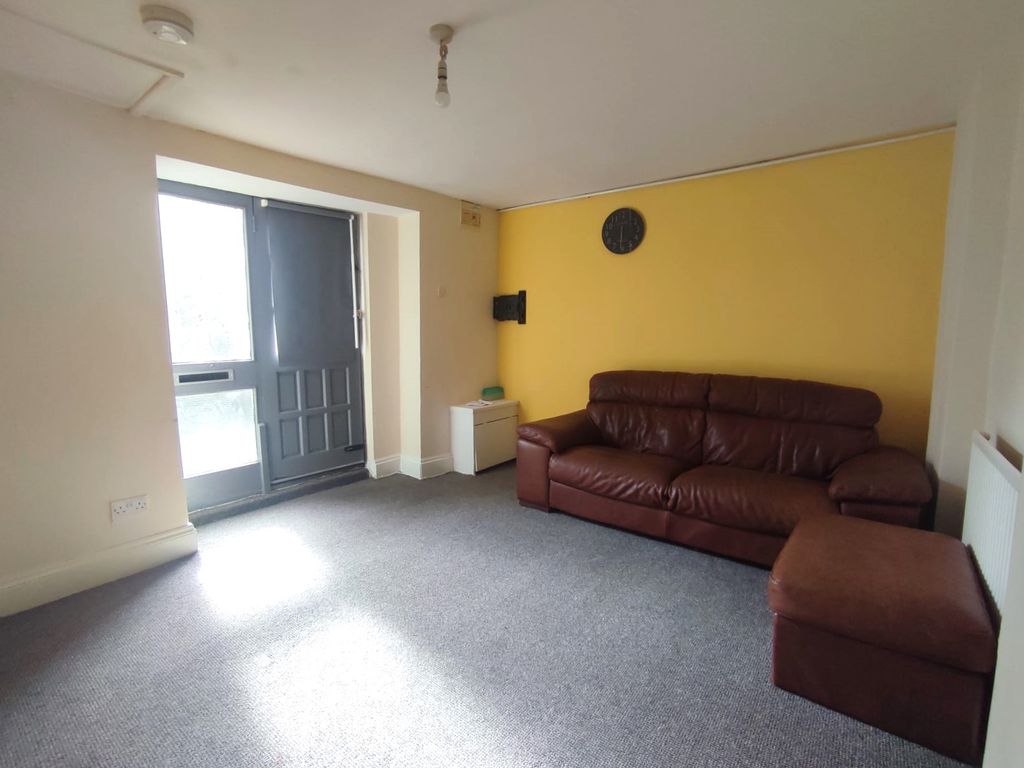 1 bed flat to rent in Penarth Road, Cardiff CF11, £725 pcm Zoopla