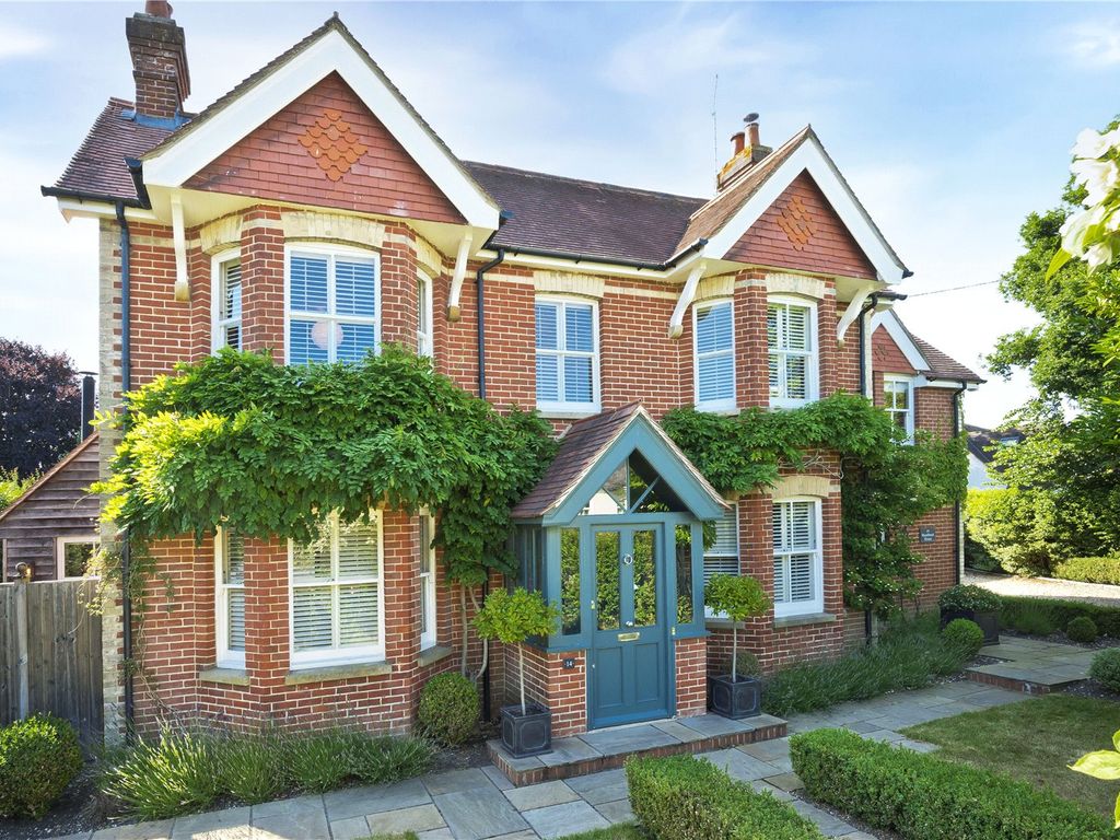 5 bed detached house for sale in Lickfolds Road, Rowledge, Farnham