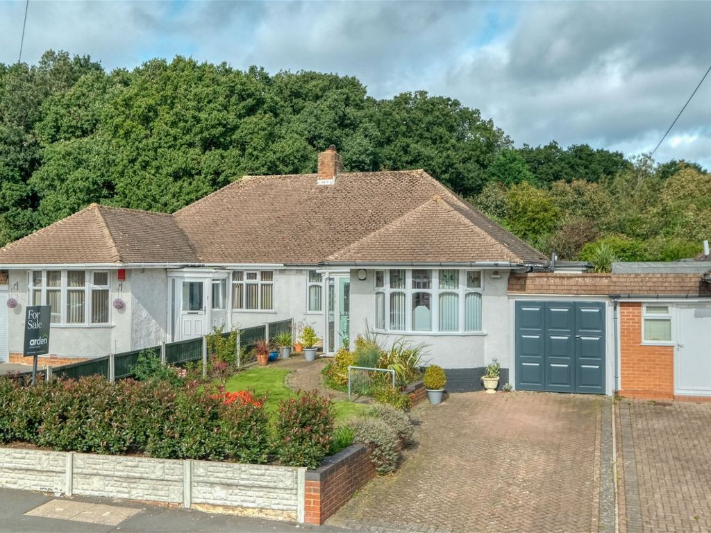 2 bed semidetached bungalow for sale in Castle Lane, Solihull B92, £