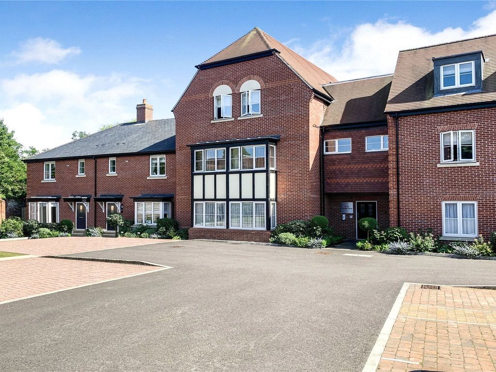 3 bed flat for sale in Cumber Place, Theale, Reading, Berkshire RG7, £