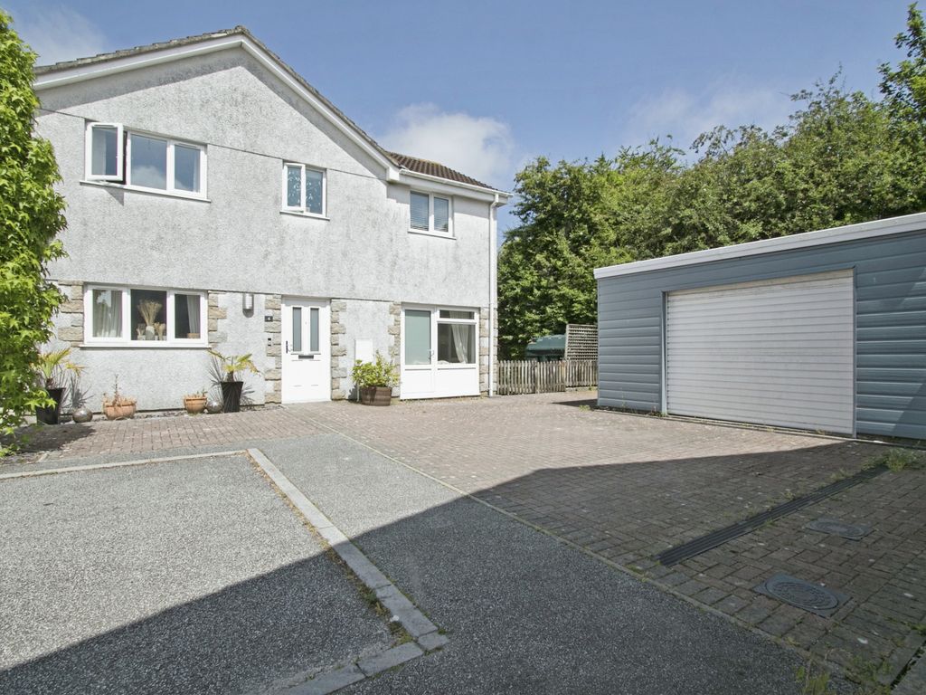 5 bed detached house for sale in Coppice Gardens, Lanner Moor, Redruth