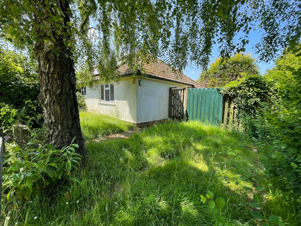 1 bed bungalow for sale in Holt End Lane, Bentworth, Alton, Hampshire