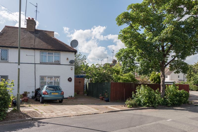 Ryhope Road, London N11