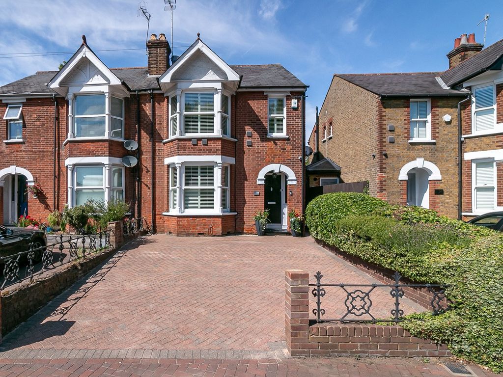 4 bed semidetached house for sale in Hertingfordbury Road, Hertford