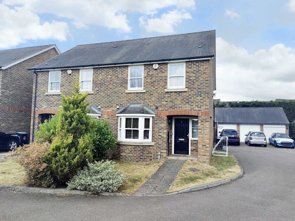 3 bed semidetached house for sale in Farm Way, Adeyfield HP2 Zoopla