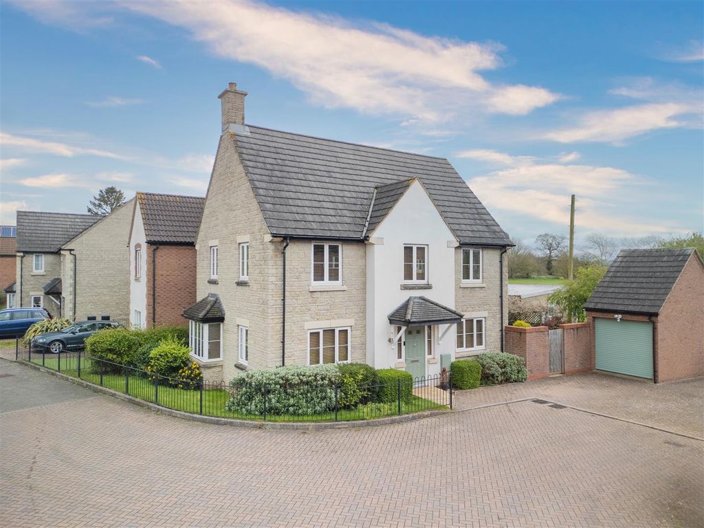 4 bed detached house for sale in John Chiddy Close, Hanham, Bristol