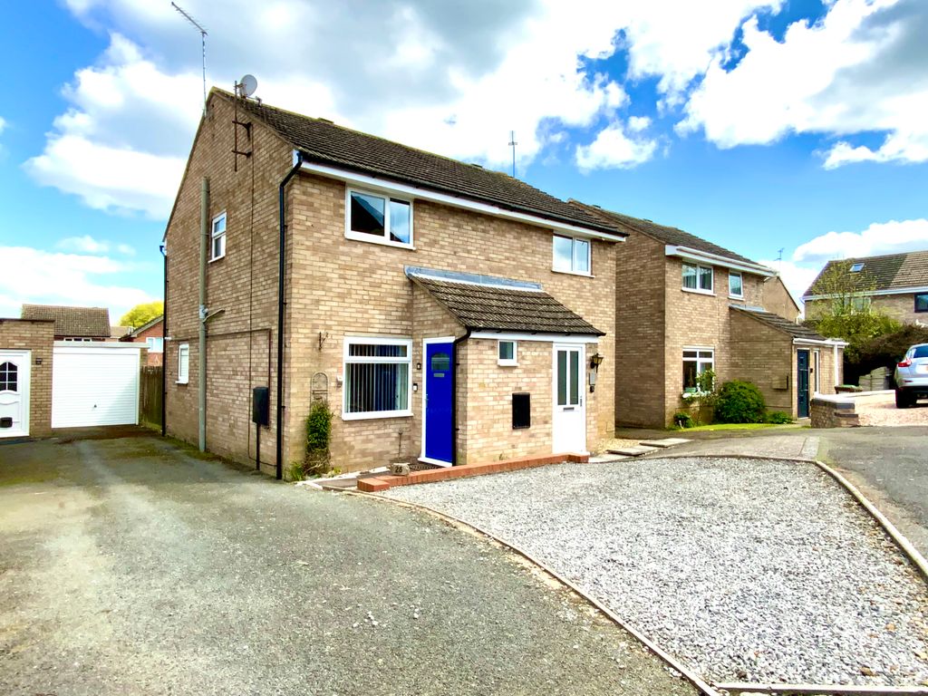 2 bed semidetached house for sale in Trinity Close, Daventry NN11 Zoopla