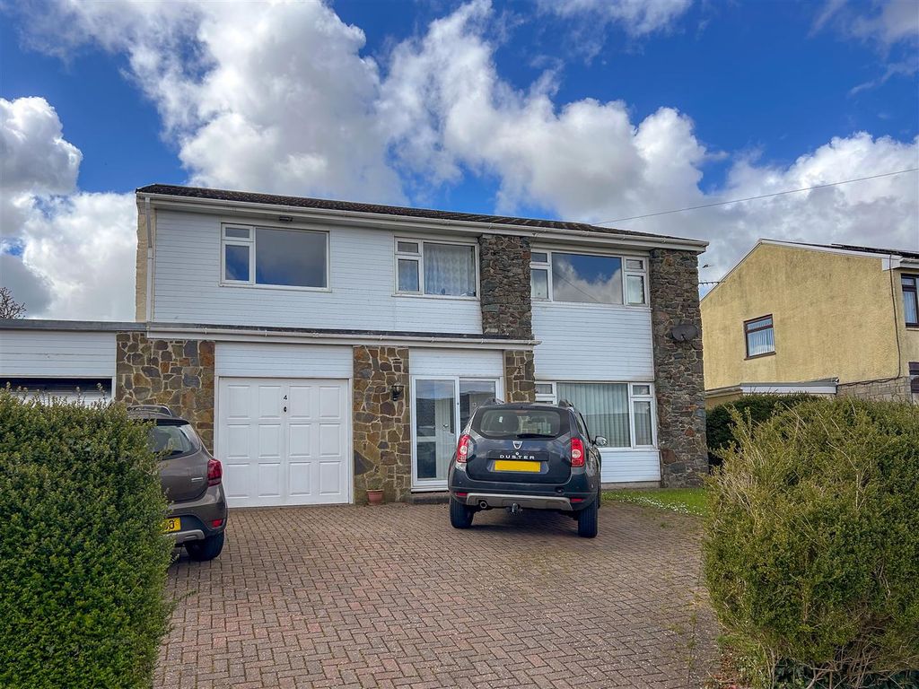 5 bed detached house for sale in 4 Osborn Park, Neyland, Milford Haven