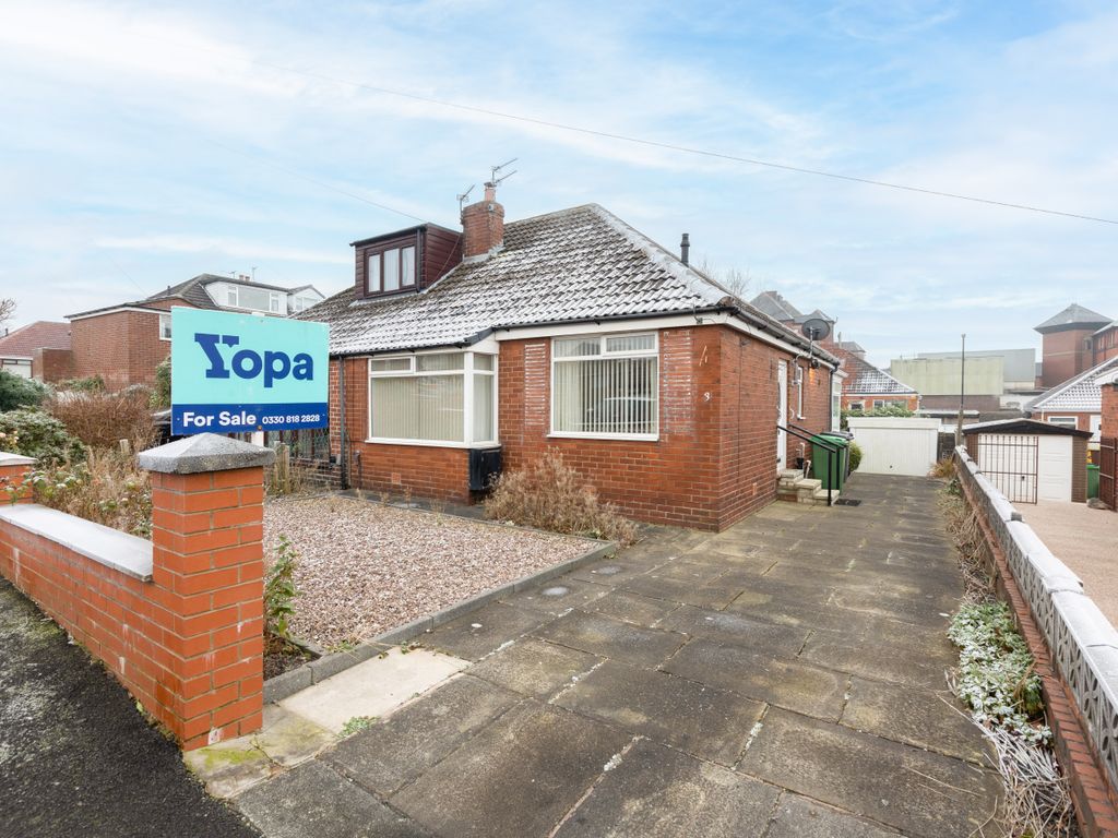 2 bed semidetached bungalow for sale in Carlton Way, Royton, Oldham