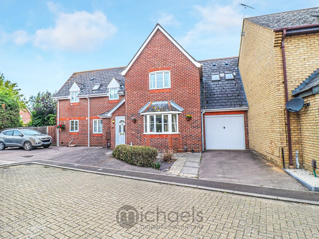 3 bed linkdetached house for sale in Aldeburgh Gardens, Highwoods