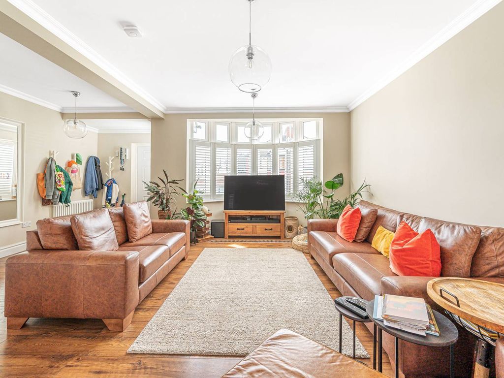 Woodleigh Avenue, North Finchley, London N12  