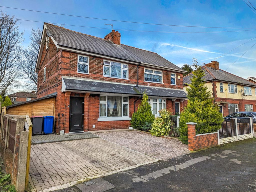 3 bed semidetached house for sale in Wardley Avenue, Worsley
