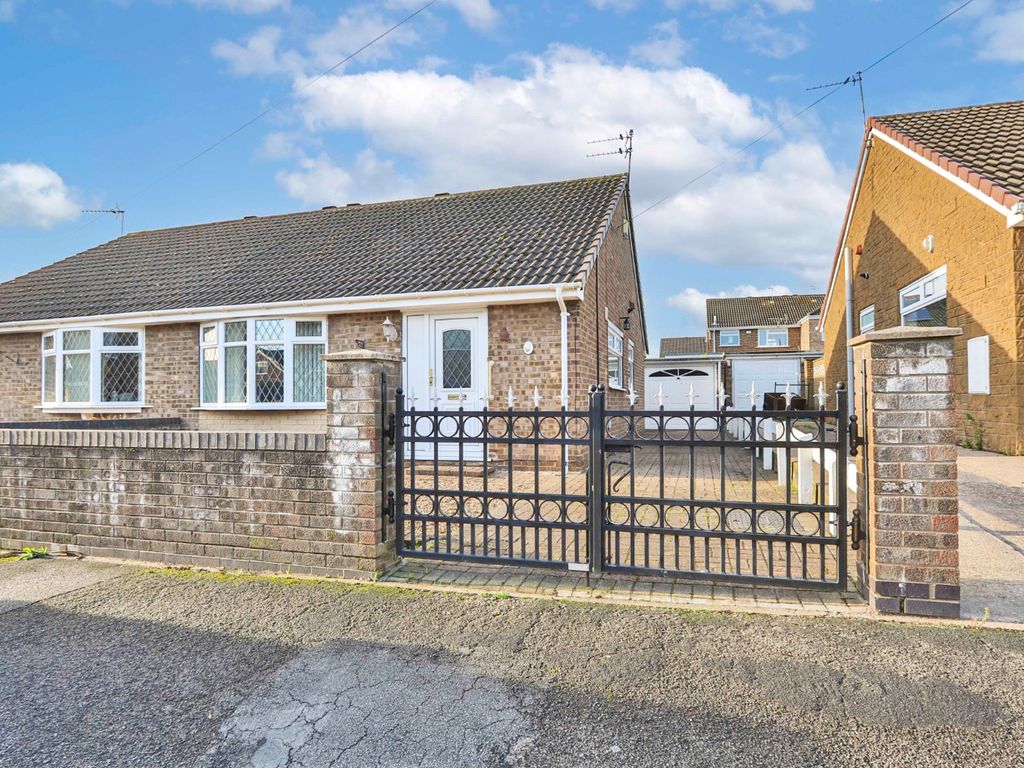 2 bed semidetached bungalow for sale in 3 Grenville Bay, Bilton, Hull