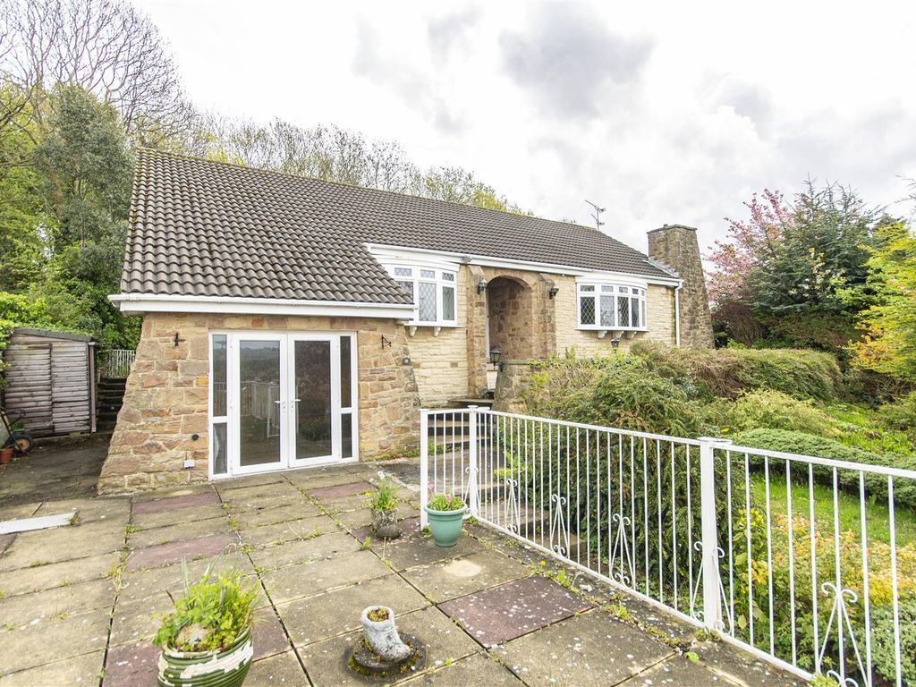 3 bed detached house for sale in Raneld Mount, Walton, Chesterfield S40