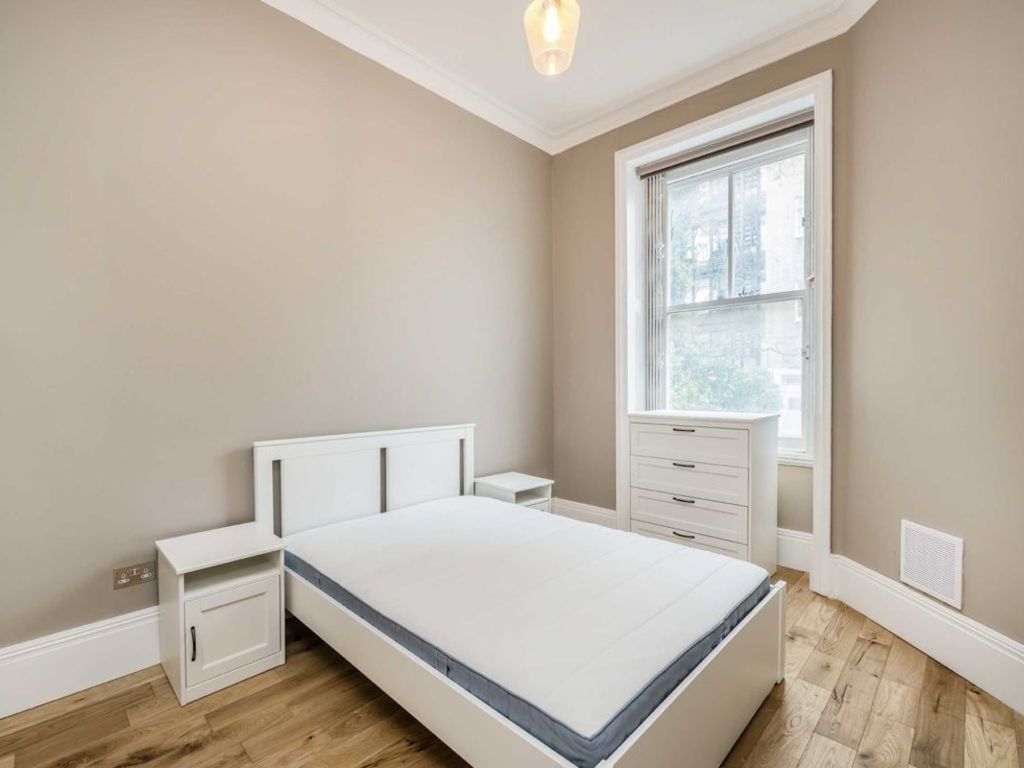 1 bed flat to rent in Langham Mansions, Earl's Court Square, Earl's
