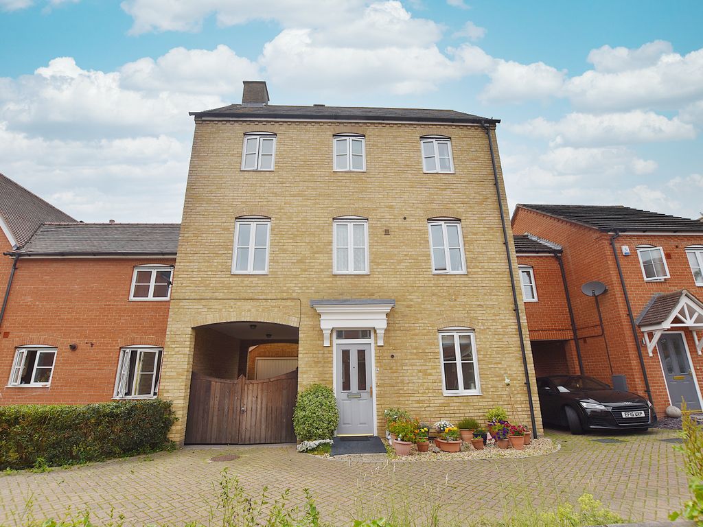 4 bed detached house to rent in Arrowsmith Walk, Mile End, Colchester CO4 Zoopla