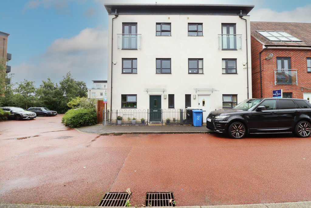 4 bed semidetached house for sale in Kempster Gardens, Salford M7 Zoopla