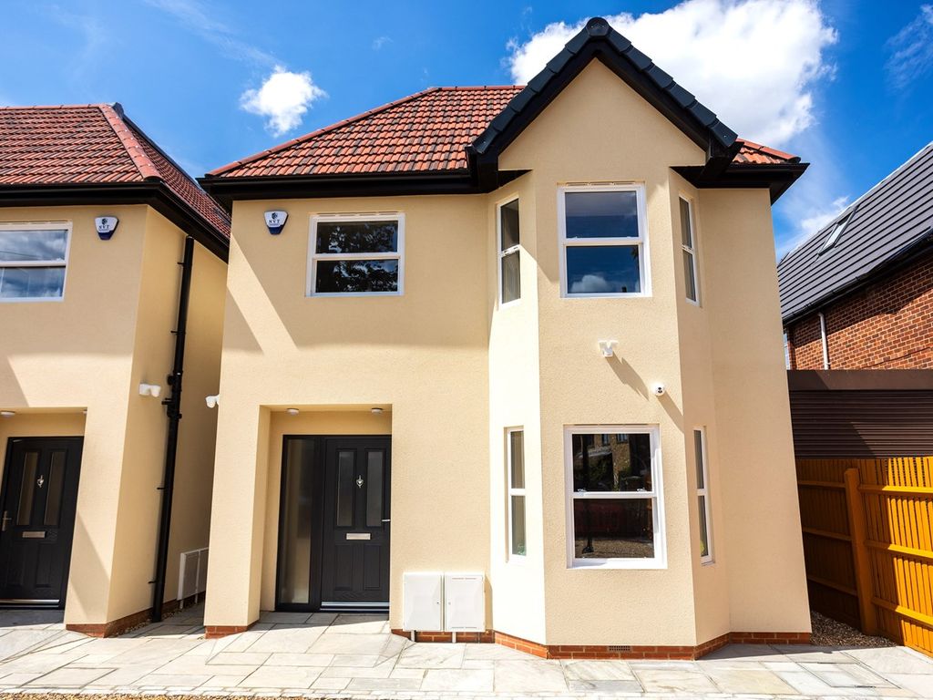 New home, 3 bed detached house for sale in Langley Broom, Slough SL3, £775,000 Zoopla