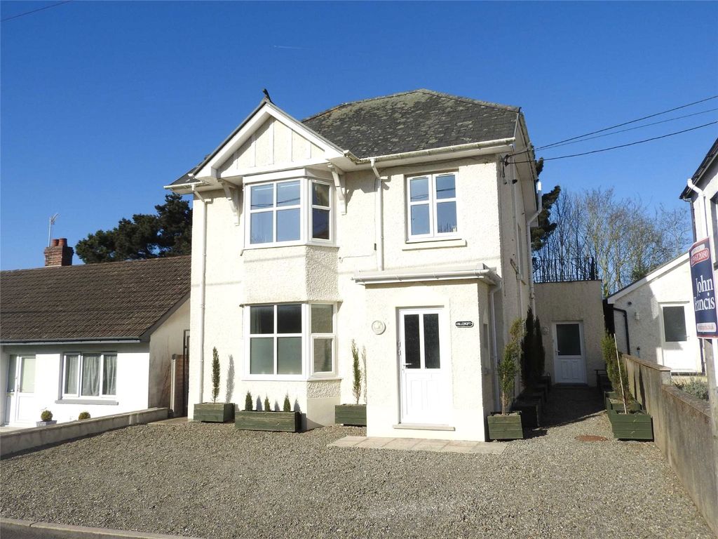 4 bed detached house for sale in Tenby Road, Cardigan, Ceredigion SA43