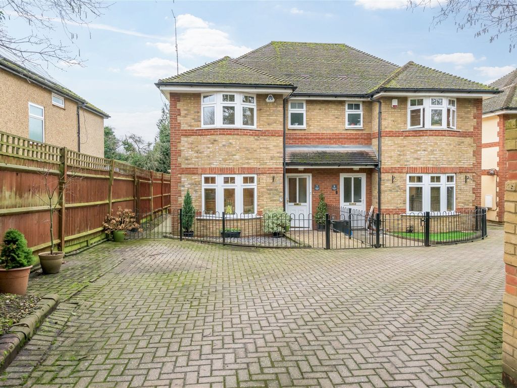 3 bed semidetached house for sale in Redbourn Road, Hemel Hempstead