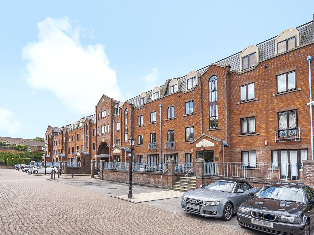 2 bed flat for sale in Greys Court, Sidmouth Street, Reading, Berkshire