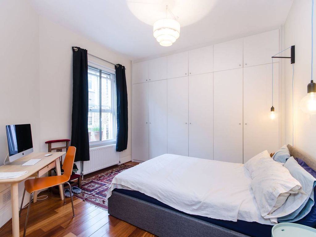 2 bed flat for sale in Earls Court Square, Earls Court, London SW5, £1,250,000 Zoopla