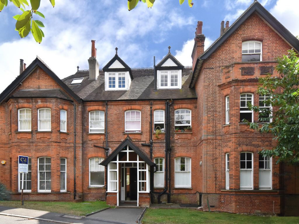 1 bed flat to rent in Old Hill, Chislehurst BR7, £1,450 pcm Zoopla