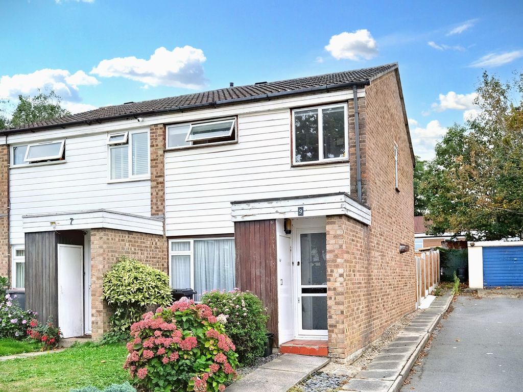 3 bed end terrace house for sale in Boswell Close, Orpington BR5, £
